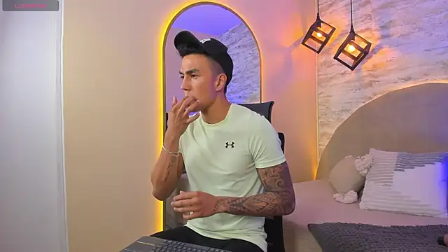 Aron Bolt online show from 04-06-26, 11:17