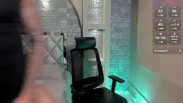 Snapshot of Aron_Bolt chatting on 03-08-25, 03:17 Aron Bolt online show from 03-08-25, 03:17