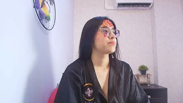 Amy wats0n online show from 10-31-25, 07:10