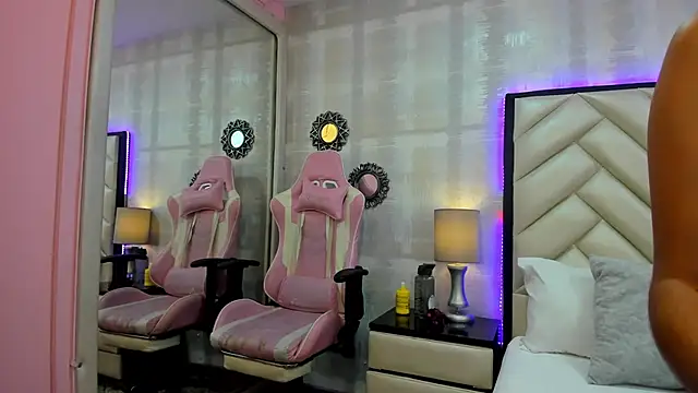 HazelMoret online show from 09-17-25, 11:34