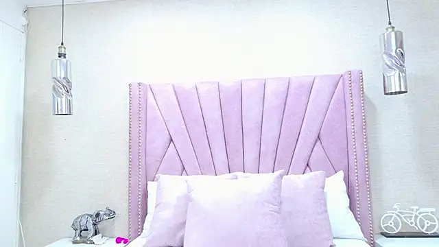 HazelMoret online show from 09-25-25, 11:38