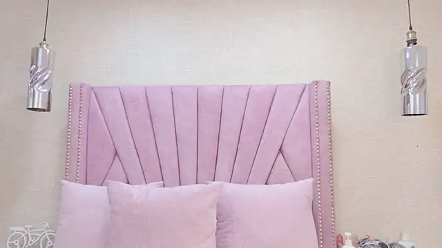 HazelMoret online show from 09-23-25, 11:39