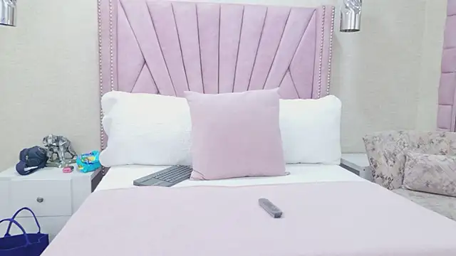 HazelMoret online show from 02-12-26, 03:28