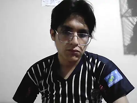 Snapshot of HardDick2 chatting on 05-08-26, 04:49 HardDick2 online show from 05-08-26, 04:49