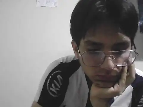 Snapshot of HardDick2 chatting on 06-11-26, 07:27 HardDick2 online show from 06-11-26, 07:27
