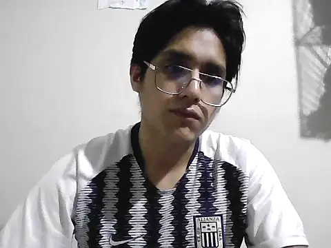 Snapshot of HardDick2 chatting on 05-14-26, 04:42 HardDick2 online show from 05-14-26, 04:42