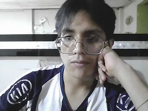 Snapshot of HardDick2 chatting on 06-08-26, 01:00 HardDick2 online show from 06-08-26, 01:00