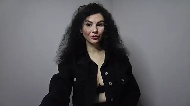 Snapshot of MiraLove362 chatting on 12-28-24, 08:47 MiraLove362 online show from 12-28-24, 08:47