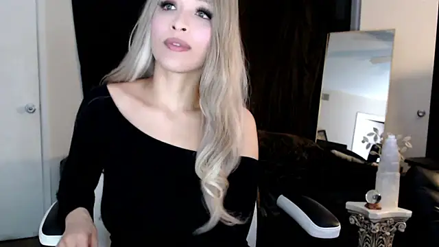 liadivina online show from 03-17-25, 06:51