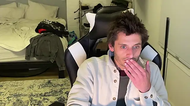 Snapshot of Dylansd chatting on 12-23-24, 06:44 Dylansd online show from 12-23-24, 06:44