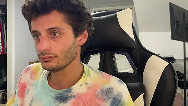 Snapshot of Dylansd chatting on 12-21-24, 01:36 Dylansd online show from 12-21-24, 01:36