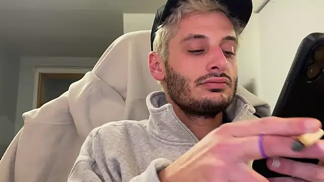 Snapshot of Dylansd chatting on 01-11-25, 04:16 Dylansd online show from 01-11-25, 04:16