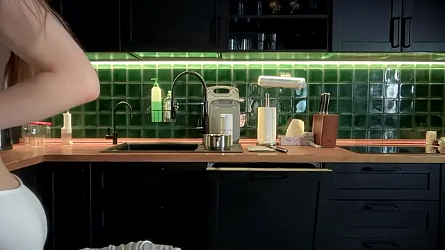 solar bella online show from 02-21-26, 04:36