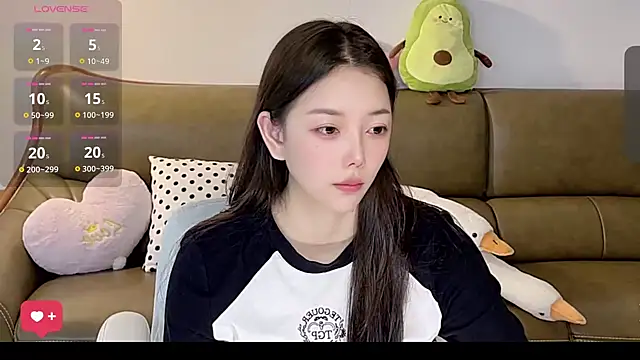 Snapshot of Yilin1999 chatting on 05-16-26, 08:13 Yilin1999 online show from 05-16-26, 08:13