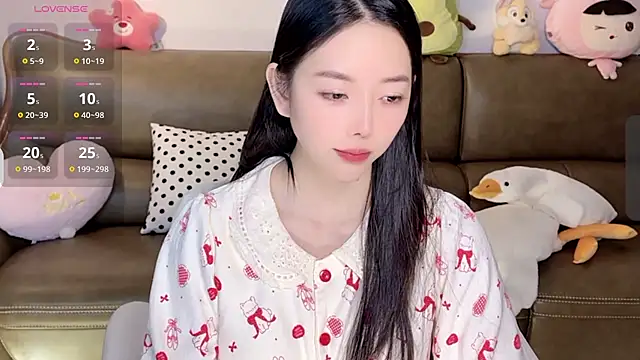 Snapshot of Yilin1999 chatting on 02-05-25, 08:21 Yilin1999 online show from 02-05-25, 08:21