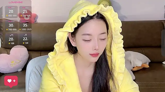 Snapshot of Yilin1999 chatting on 02-26-25, 03:21 Yilin1999 online show from 02-26-25, 03:21