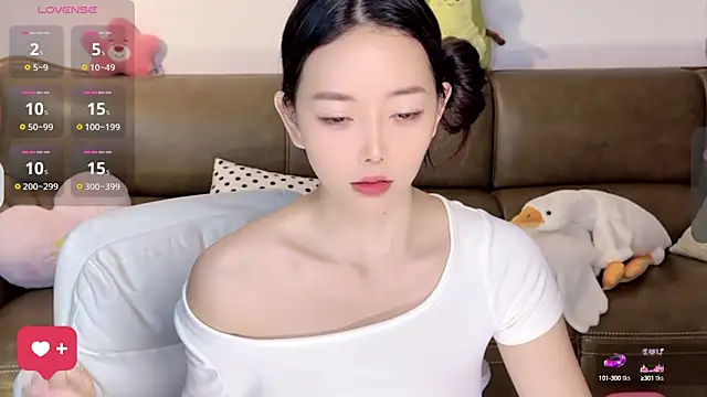 Snapshot of Yilin1999 chatting on 03-08-25, 04:06 Yilin1999 online show from 03-08-25, 04:06