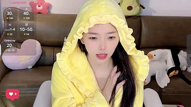 Snapshot of Yilin1999 chatting on 03-09-25, 07:23 Yilin1999 online show from 03-09-25, 07:23