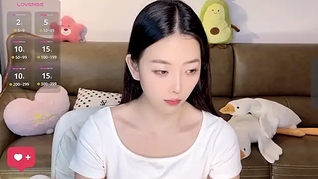 Snapshot of Yilin1999 chatting on 03-06-25, 01:46 Yilin1999 online show from 03-06-25, 01:46