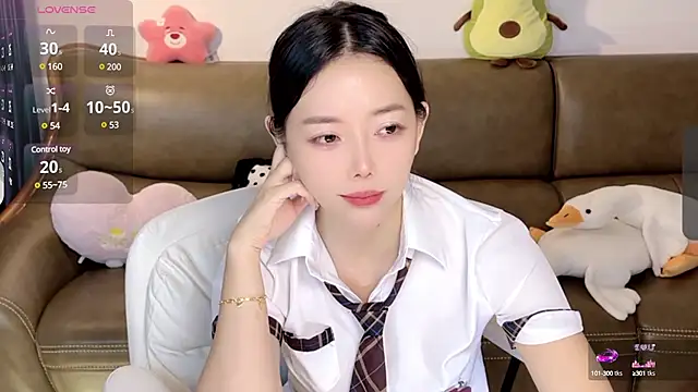 Snapshot of Yilin1999 chatting on 02-21-25, 04:29 Yilin1999 online show from 02-21-25, 04:29