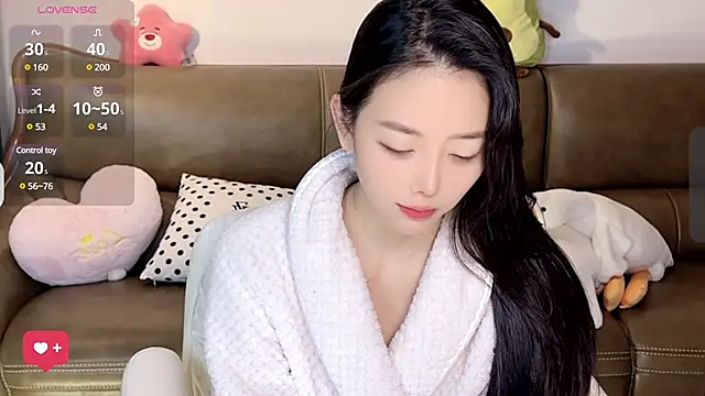 Snapshot of Yilin1999 chatting on 03-08-25, 09:39 Yilin1999 online show from 03-08-25, 09:39