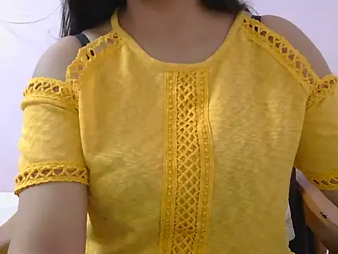 Snapshot of diva-22 chatting on 03-06-25, 09:03 diva-22 online show from 03-06-25, 09:03