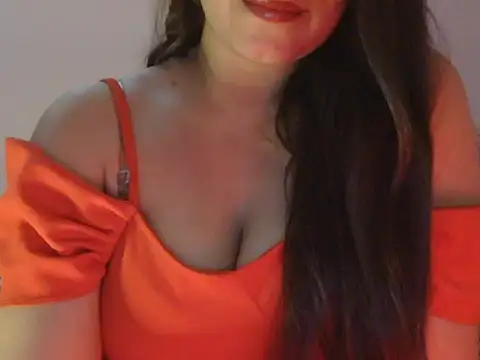 Snapshot of diva-22 chatting on 06-19-26, 02:45 diva-22 online show from 06-19-26, 02:45