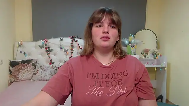 StaceyLex online show from 04-12-26, 05:11