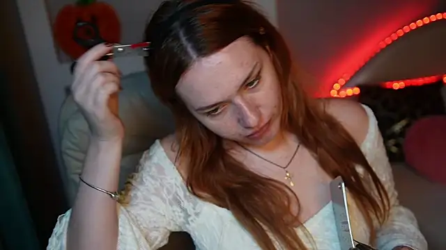 LisaElfy online show from 10-22-25, 04:06