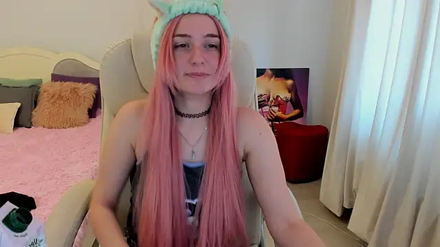 Snapshot of LisaElfy chatting on 02-12-25, 07:23 LisaElfy online show from 02-12-25, 07:23