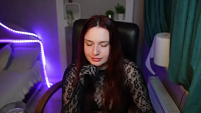 LisaElfy online show from 02-04-26, 03:07