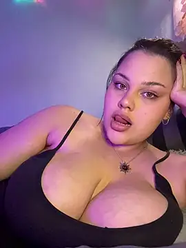 Snapshot of 31MoonLight13 chatting on 12-19-25, 04:31 31MoonLight13 online show from 12-19-25, 04:31