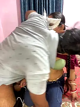 mickey love online show from 11-24-25, 04:56