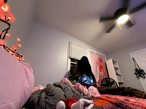 Snapshot of strip4faith chatting on 12-17-25, 05:45 strip4faith online show from 12-17-25, 05:45