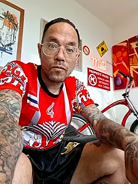 mileflav0r online show from 04-22-26, 06:20