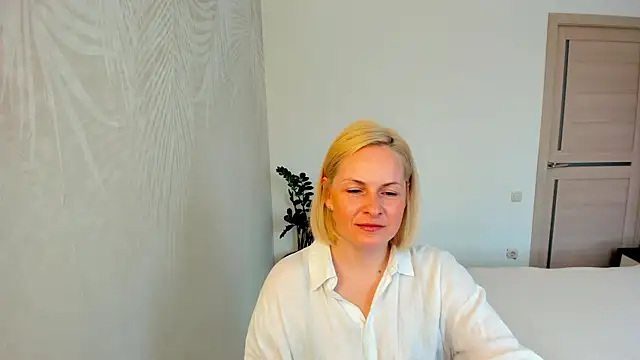 Snapshot of Alicee_Gracee chatting on 04-22-26, 08:32 Alicee Gracee online show from 04-22-26, 08:32