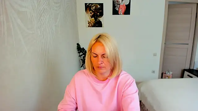 Snapshot of Alicee_Gracee chatting on 07-19-26, 08:56 Alicee Gracee online show from 07-19-26, 08:56