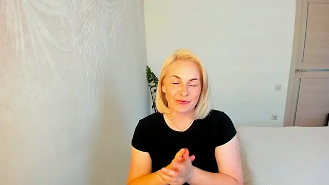 Snapshot of Alicee_Gracee chatting on 05-30-26, 12:22 Alicee Gracee online show from 05-30-26, 12:22