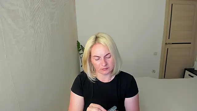 Snapshot of Alicee_Gracee chatting on 06-20-26, 05:40 Alicee Gracee online show from 06-20-26, 05:40
