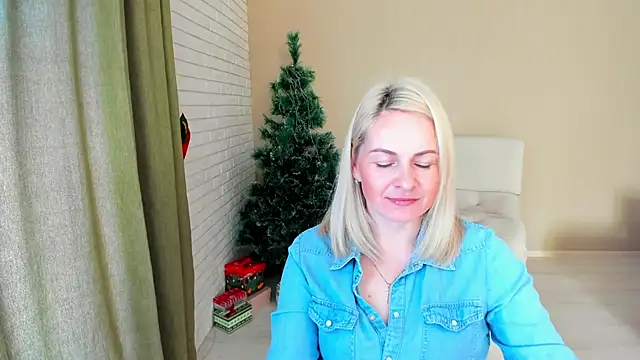 Alicee Gracee online show from 12-15-25, 10:21