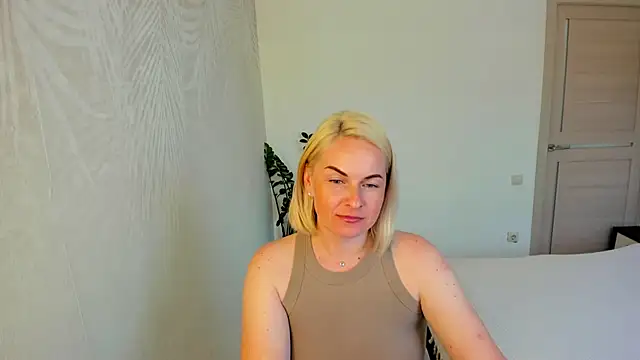 Snapshot of Alicee_Gracee chatting on 06-03-26, 02:33 Alicee Gracee online show from 06-03-26, 02:33