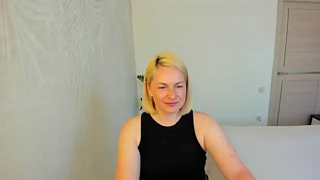 Snapshot of Alicee_Gracee chatting on 05-08-26, 08:07 Alicee Gracee online show from 05-08-26, 08:07