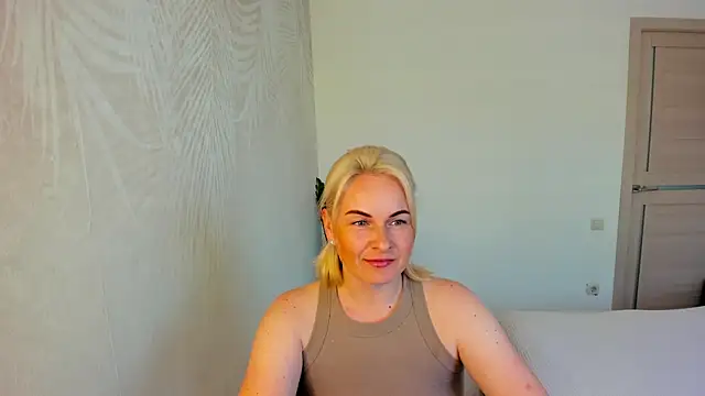 Snapshot of Alicee_Gracee chatting on 06-03-26, 01:01 Alicee Gracee online show from 06-03-26, 01:01