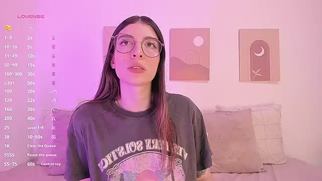 Snapshot of Mia_Heartt chatting on 03-15-25, 12:47 Mia Heartt online show from 03-15-25, 12:47