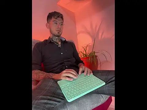 Anthony-Martin online show from 11-04-25, 01:15