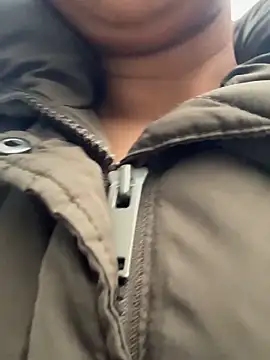 Snapshot of ScarletAss chatting on 09-25-25, 05:13 ScarletAss online show from 09-25-25, 05:13