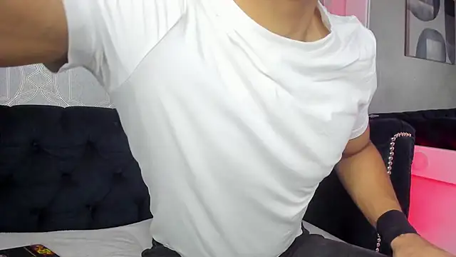 Lucii fer  online show from 12-15-25, 11:38