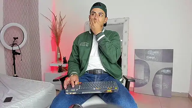 Lucii fer  online show from 04-28-26, 11:58