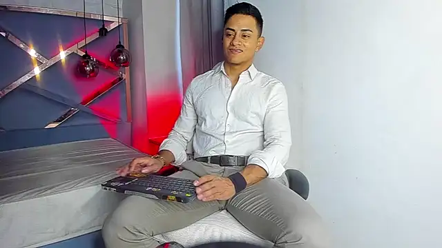 Lucii fer  online show from 03-13-26, 11:26