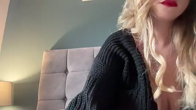 Snapshot of LustfulLuna_ chatting on 02-07-25, 11:56 LustfulLuna online show from 02-07-25, 11:56
